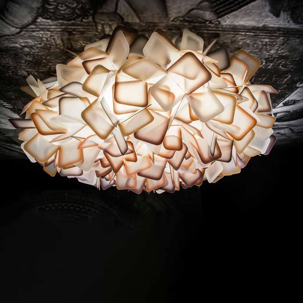 Slamp Clizia Wand- & Deckenleuchte Mini in einzigartigem Design mit Kunststoffschirmen, die Blüten ähneln.