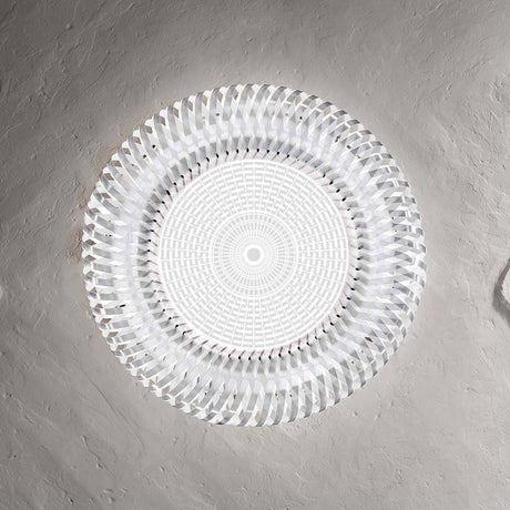 Slamp Decken- & Wandlampe Kalatos Ø 63cm in modernem Design, inspiriert von traditioneller Flechtkunst.