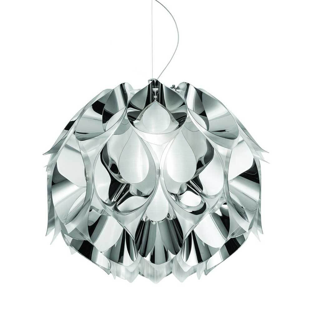Slamp Flora Pendelleuchte Ø 36cm mit glänzenden, dekorativen Blättern, inspiriert von Monstera Deliciosa.
