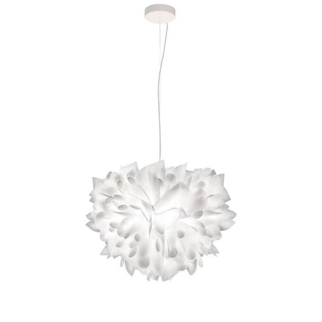 Slamp Pendelleuchte Veli Foliage Weiß mit blütenartigen Formen und sanftem Licht im modernen Design.