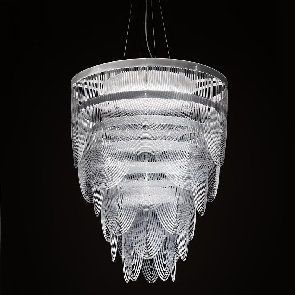 Slamp Hängeleuchte Ceremony Large Prisma Transparent in transparenter Ausführung mit anmutigen Kettenstrukturen.