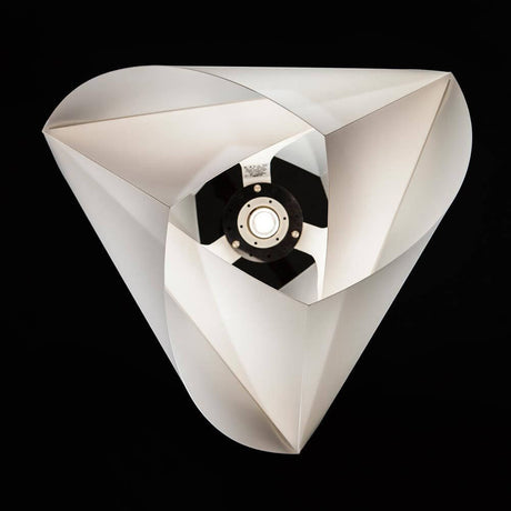 Lampada a sospensione Slamp Gemmy Color Oro con design geometrico e accenti di luce affascinanti.