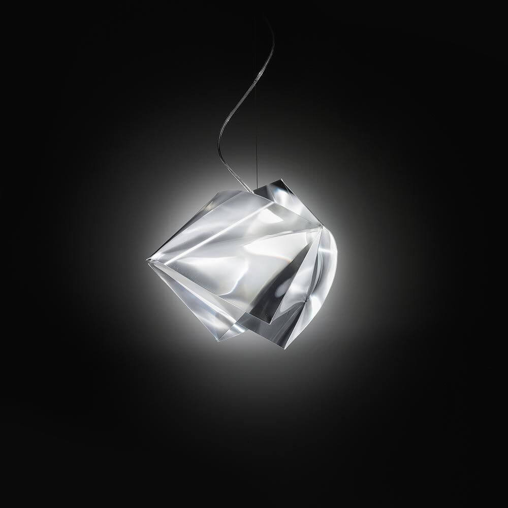 Slamp Hängeleuchte Gemmy Prisma Transparent mit facettiertem Design und faszinierenden Lichteffekten.