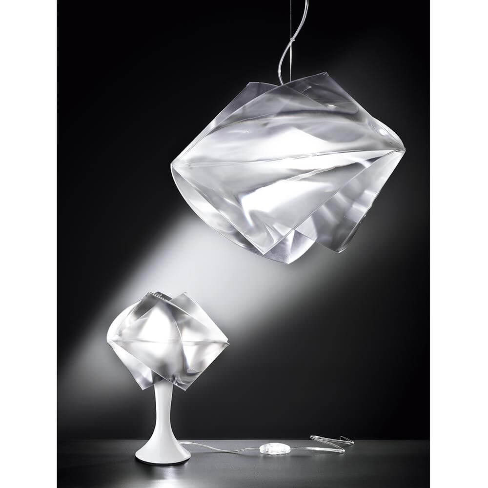 Slamp Hängeleuchte Gemmy Prisma Transparent in geometrischem Design mit faszinierenden Lichteffekten.