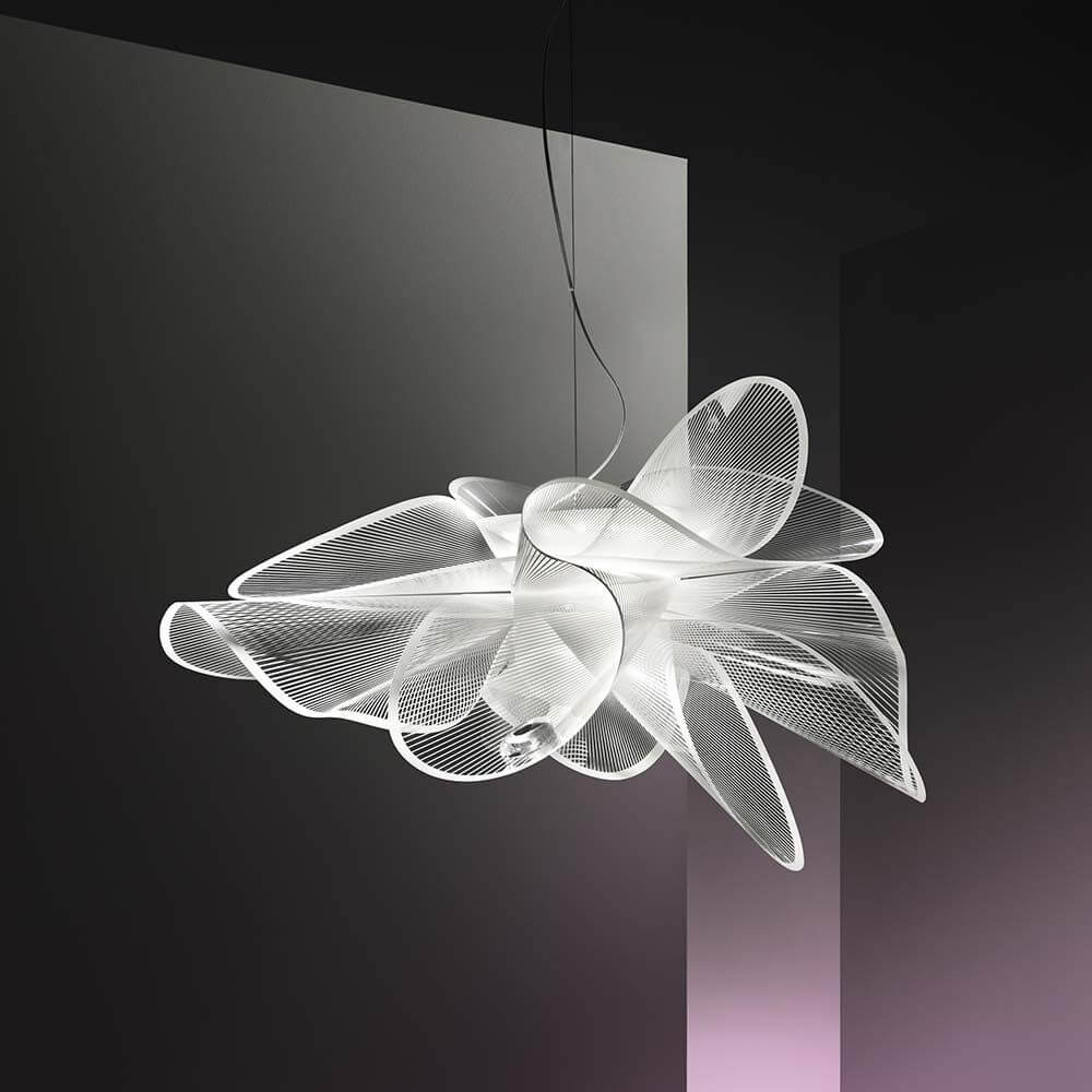 Slamp LED Hängelampe La Belle Etoile in elegantem Design und dynamischer Form.