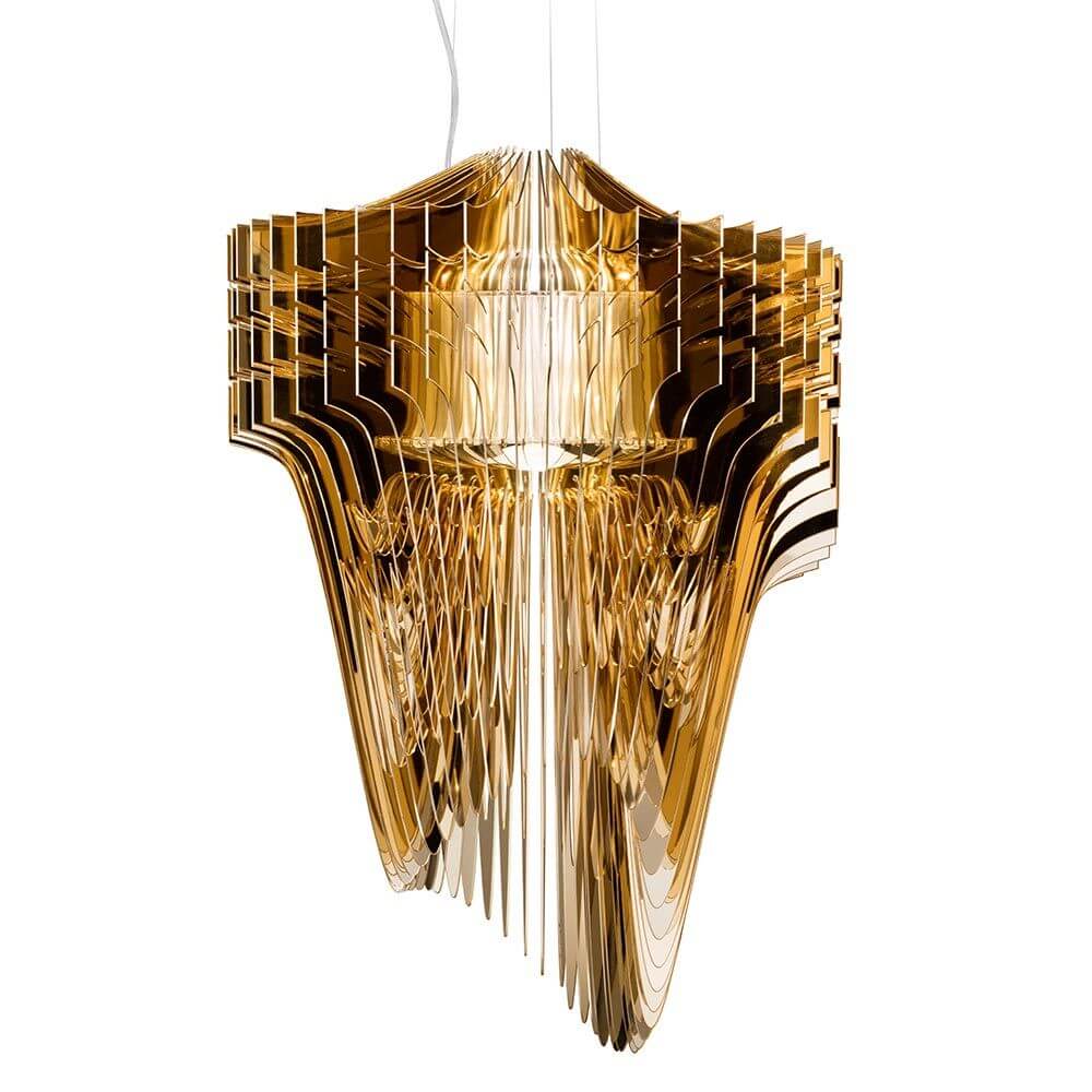 Slamp LED Hängeleuchte Aria Large 7000lm 2700K Gold in modernem Design mit metallic-goldenen Akzenten.
