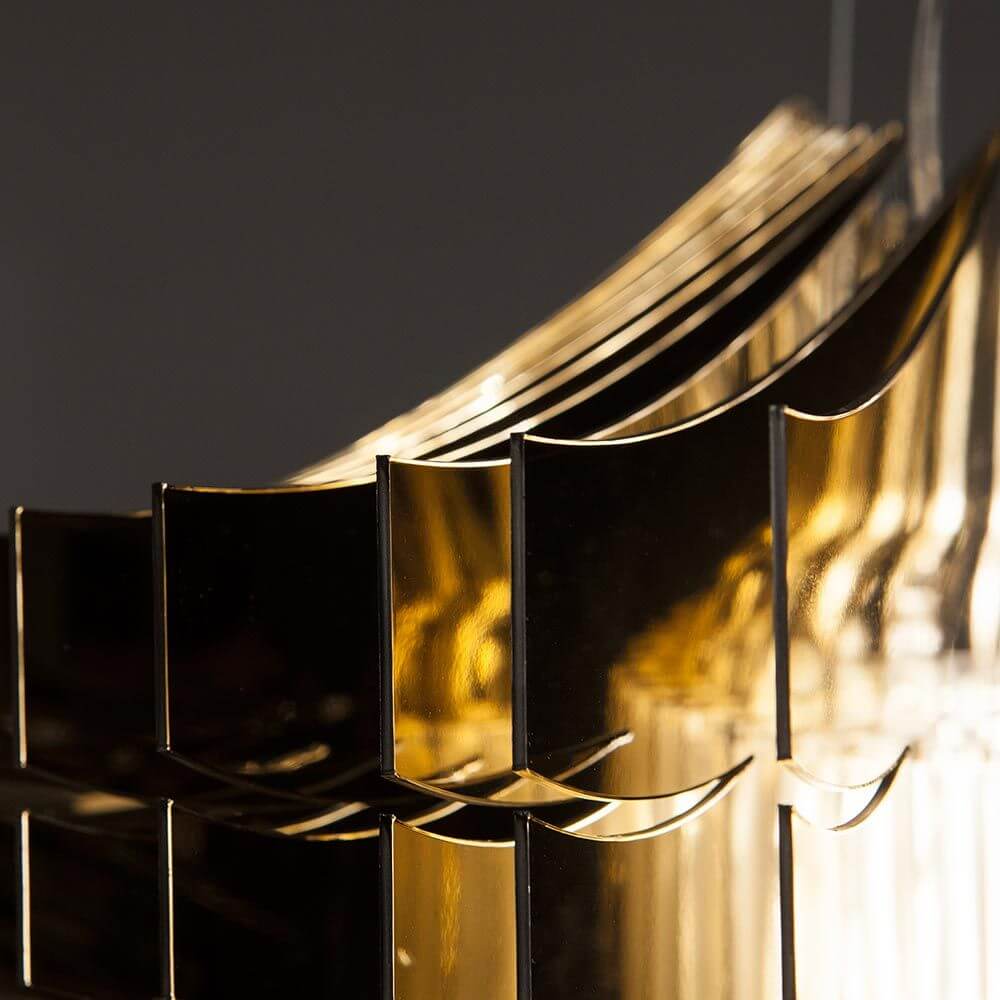 Slamp LED Pendelleuchte Aria Small 3500lm 2700K Gold Detailaufnahme der goldenen Lamellen