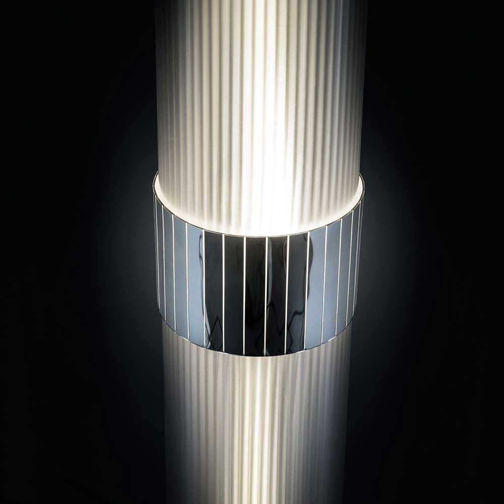 Slamp La Lollo Stehleuchte 163cm aus hochwertigen Kunststoffen mit elegantem Design.