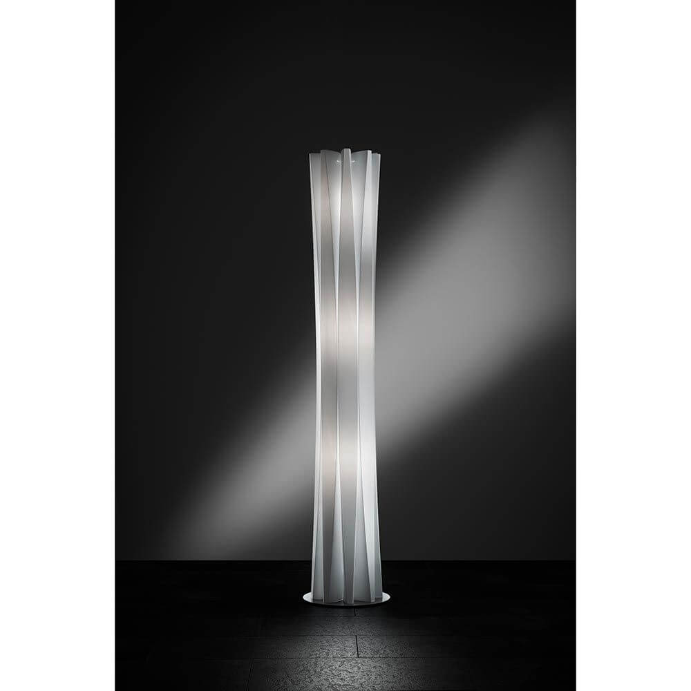 Slamp Stehleuchte Bach XL Weiß in elegantem Design, ideal für moderne Innenräume.
