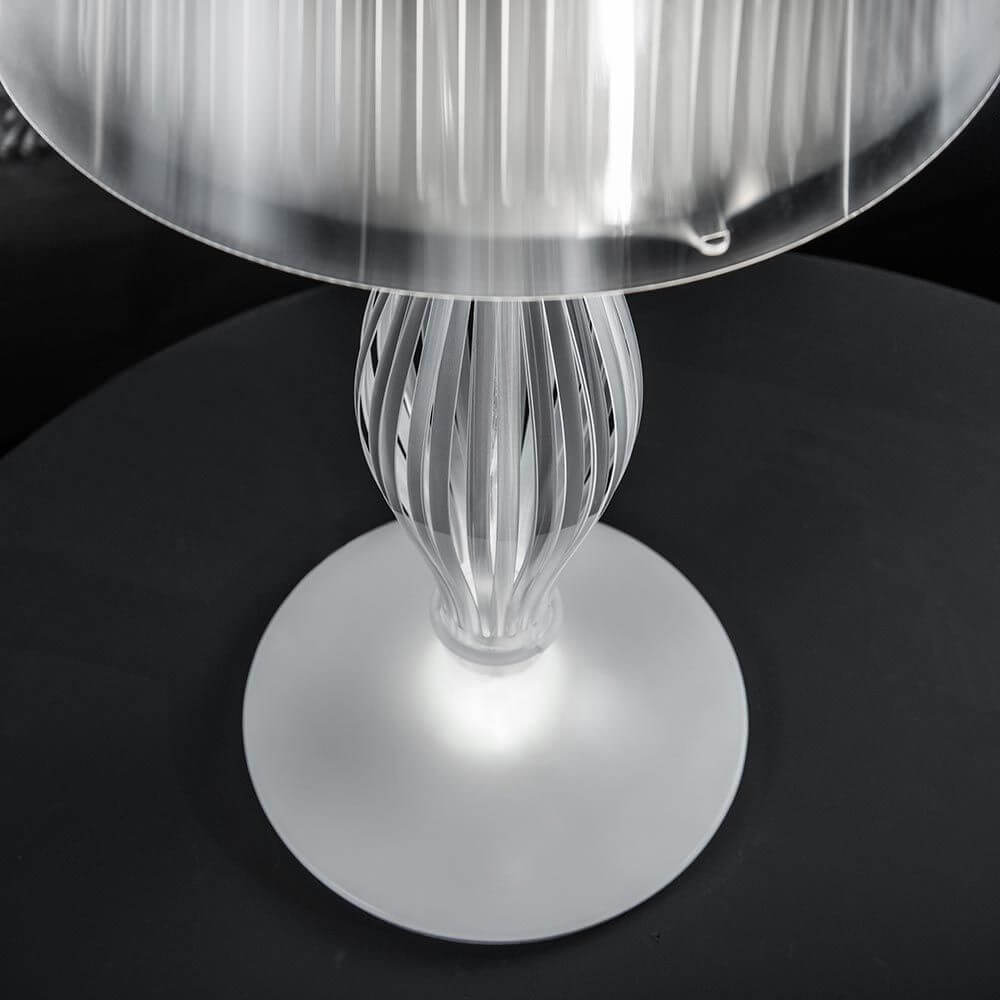 Slamp Tischleuchte Liza Prisma 100lm 3000K Prisma mit barockem Design und Technopolymere Fuß.