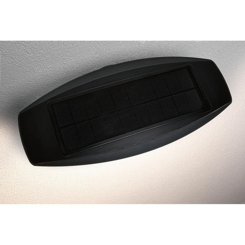 Solarmodul der Solar LED Außenwandleuchte Kiran in Anthrazit für effiziente Lichtnutzung.