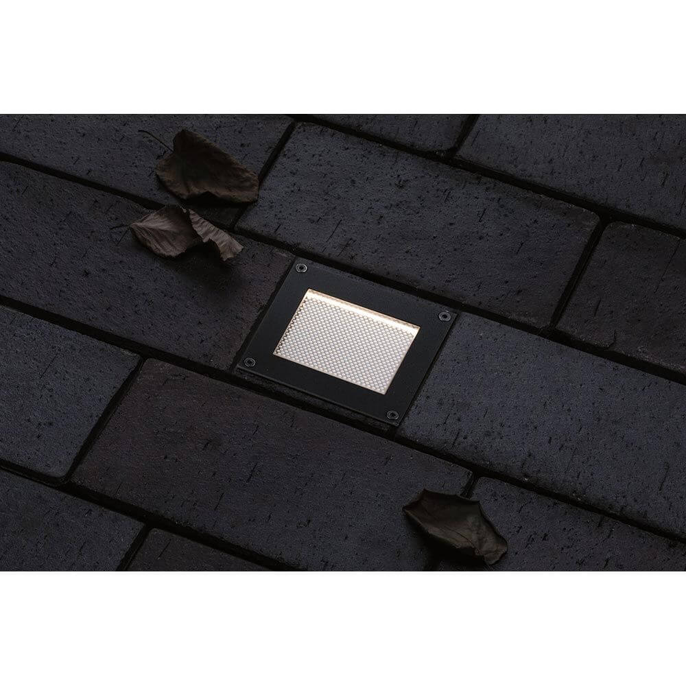 Solar LED Bodeneinbauleuchte Domenic Quadratisch Schwarz IP67 auf Pflastersteinen