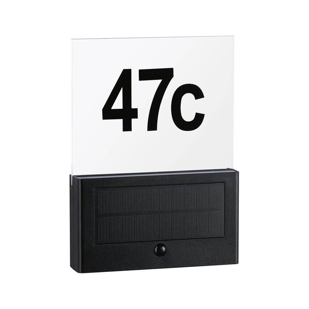 Solar LED Hausnummernleuchte Neda Sensor Anthrazit mit nummer 47c für Außenwände, solarbetrieben und einfach zu platzieren.