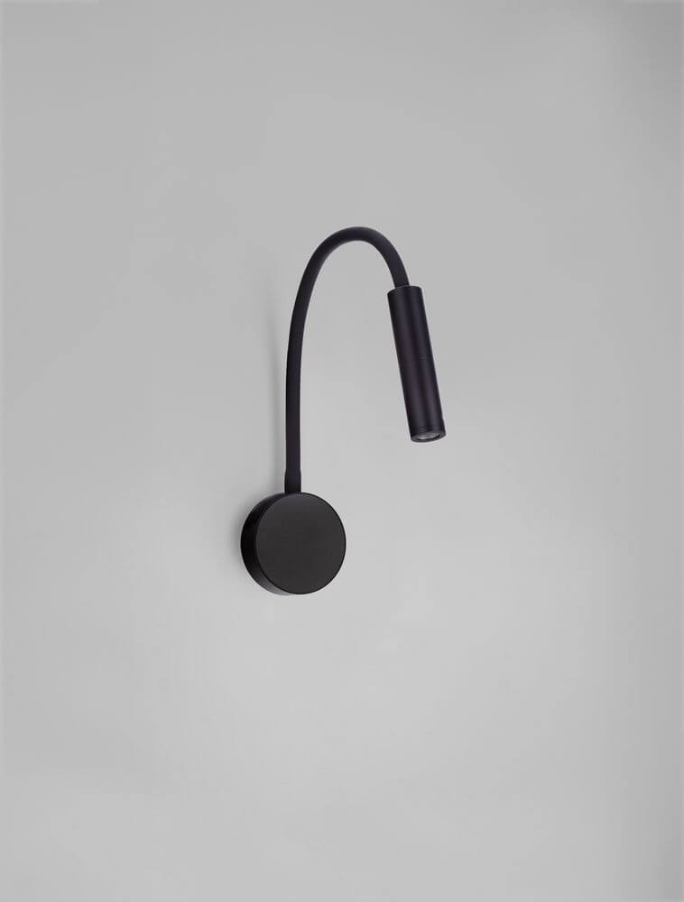 Sonica LED Wandleuchte Ø 8,5cm 3000K IP44 in elegantem Schwarz, an der Wand montiert.