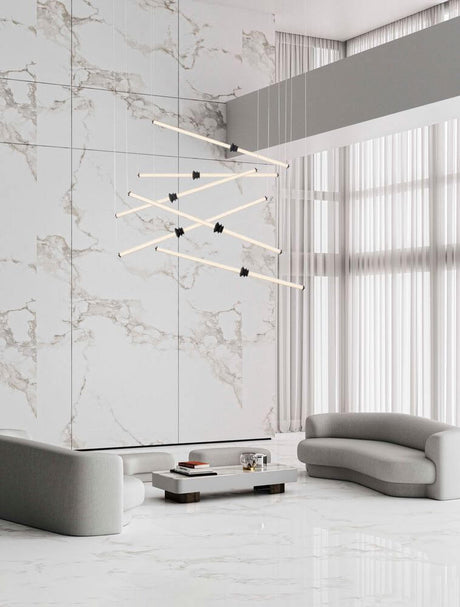 Stalactite LED suspension 6 lumières Ø 150 cm 3000K Noir dans un espace de vie moderne au design élégant.