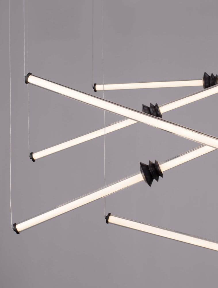 Stalactite LED Pendelleuchte 6-flammig Ø 150cm 3000K Schwarz mit geometrischem Design und subtiler Beleuchtung.