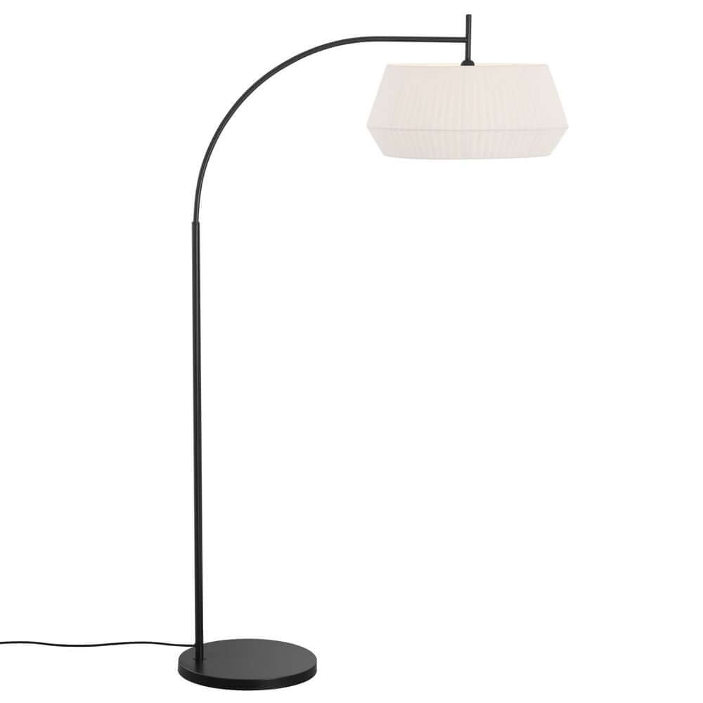 Stehlampe Dicte mit rundem, plissiertem Lampenschirm und elegantem Ständer für gemütliche Beleuchtung.