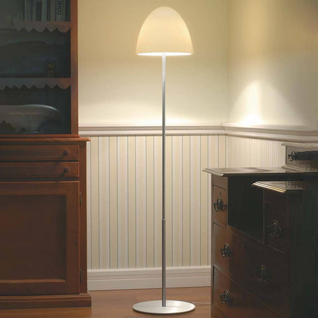 Lampadaire Casablanca Bell Ø 30 cm dans une pièce avec des meubles en bois et une lumière chaude.