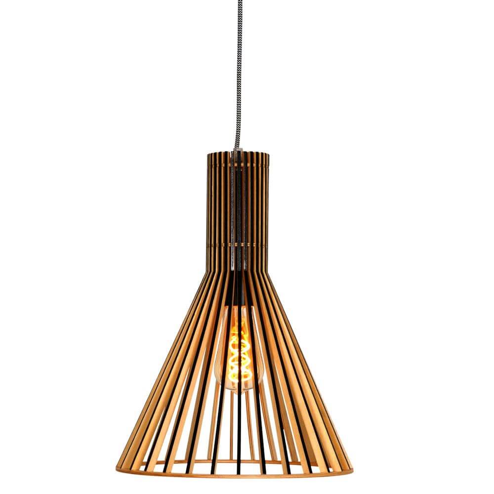 Holz-Hängeleuchte Smukt mit modernem Design aus Pappelholz im Leuchtenstil mit Holzlamellen.
