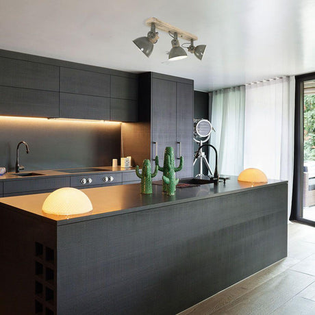Industrial ceiling light Gearwood in a modern kitchen setting with stylish lighting design.