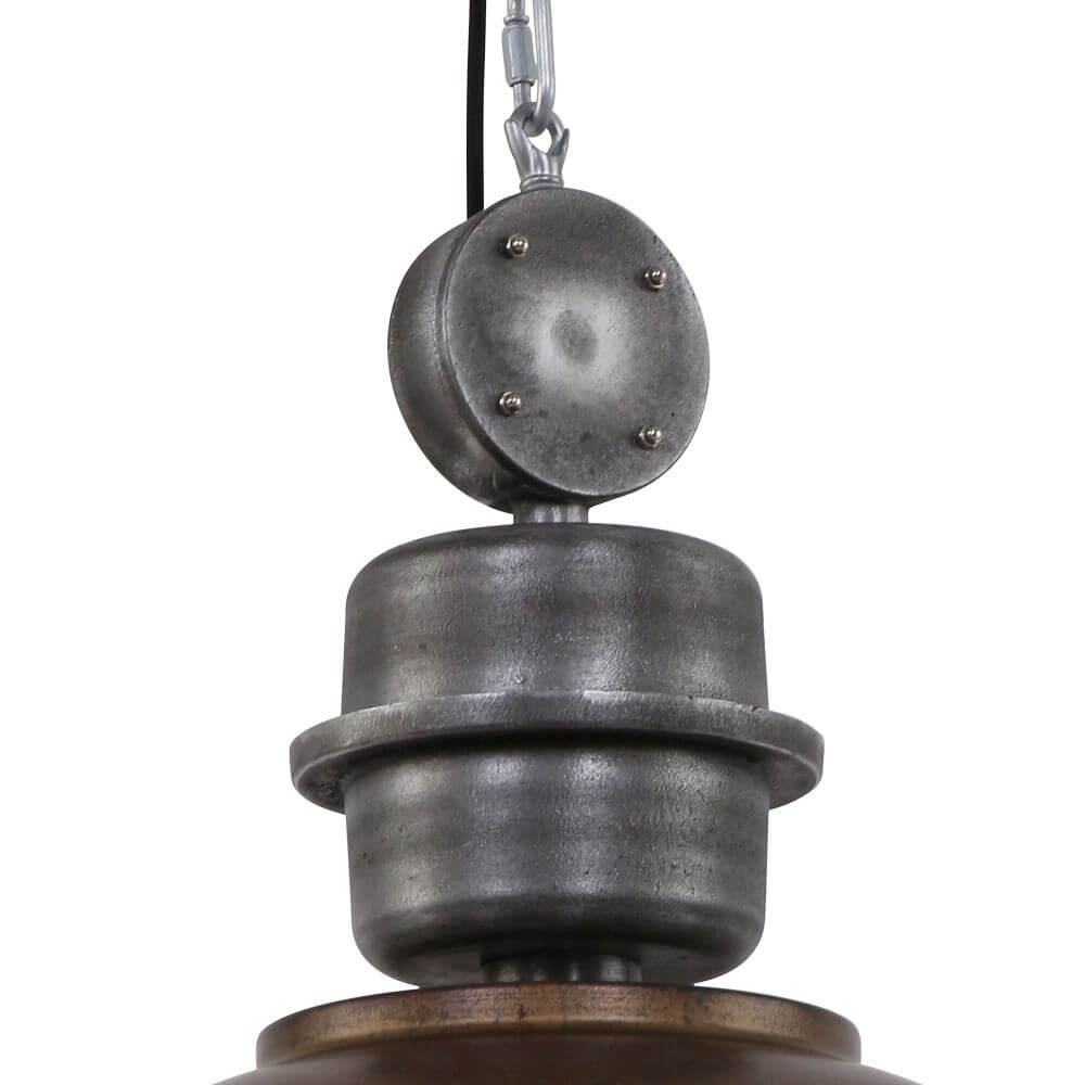Detailaufnahme der Industrie-Hängeleuchte Bikkel Ø 52cm mit industrial Design und Metallfinish.