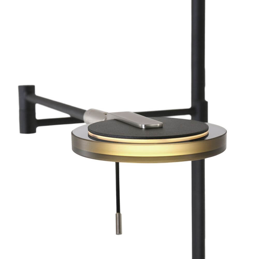 LED-Deckenfluter Turound mit Lesearm und Tastdimmer in elegantem Design, ideal für Wohnräume.