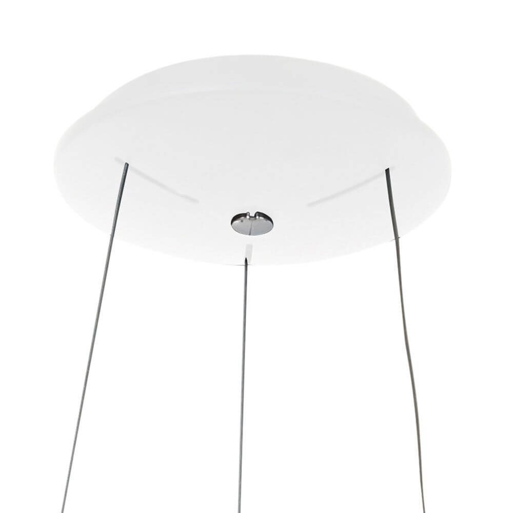 Oberfläche der LED-Hängeleuchte Ringlede Ø48cm mit weißem Gehäuse und Kabeln zur Aufhängung.