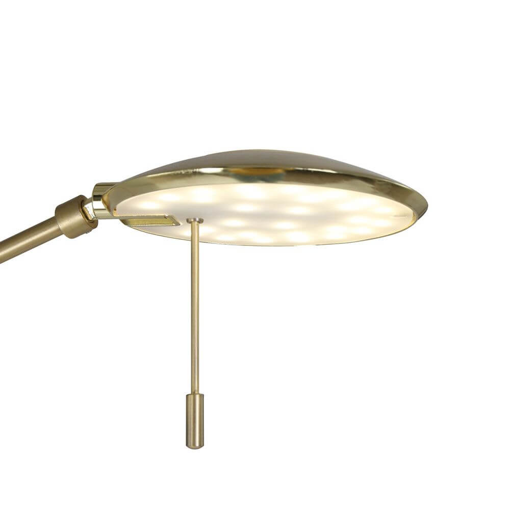LED-Deckenfluter Zenith mit Lesearm & Tastdimmer CCT in elegantem Design für eine atmosphärische Raumbeleuchtung.