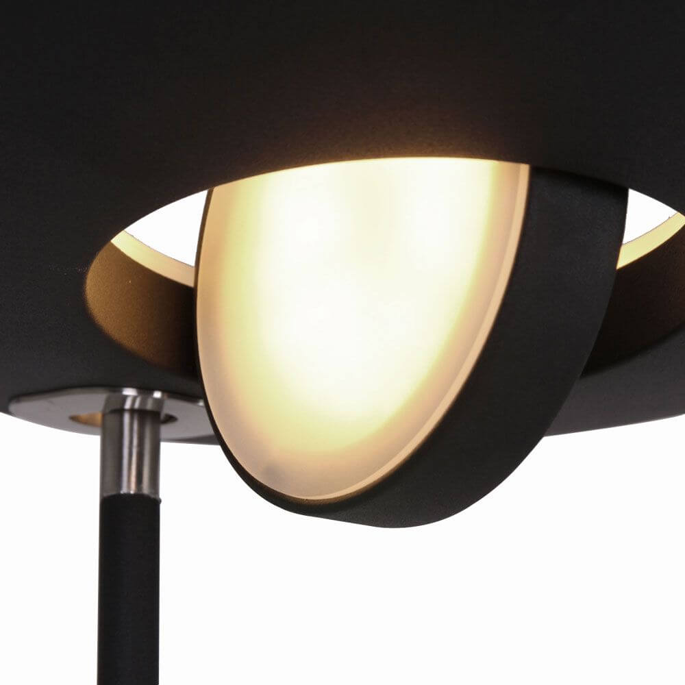 LED-Deckenfluter Zenith mit Lesearm & Tastdimmer CCT: Detailansicht mit warmem Licht und modernem Design.