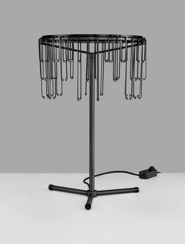 Stellar LED Tischleuchte H 46cm Ø 30cm 3000K mit modernem Design und schwarzem Metallgestell.