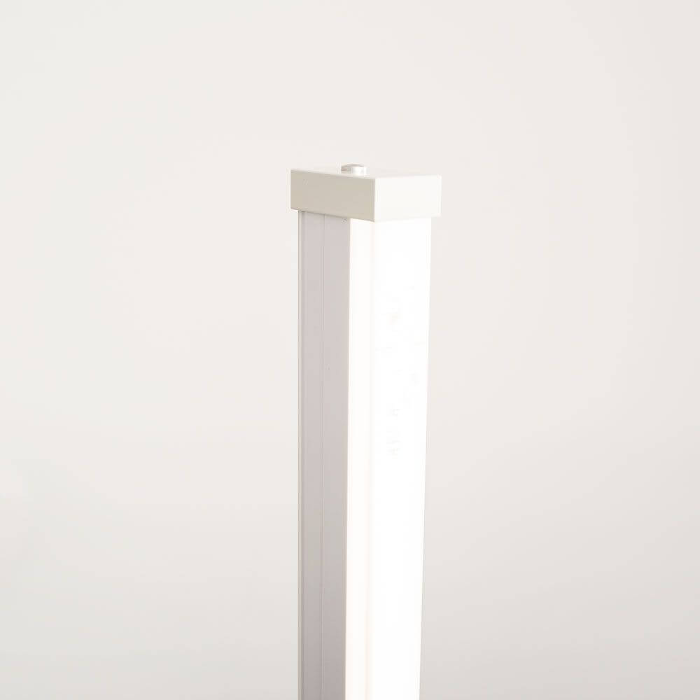 Sting Dim2warm langlebige LED-Stehleuchte - minimalistisches Design mit hochwertiger Aluminiumprofil.