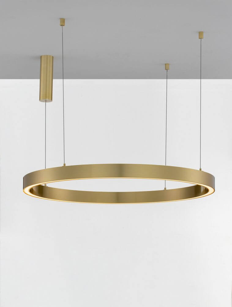 Sting LED Pendelleuchte Ø 100cm 3000K. Überdimensionierter Lichtreifen aus Aluminium mit blendfreier Beleuchtung.