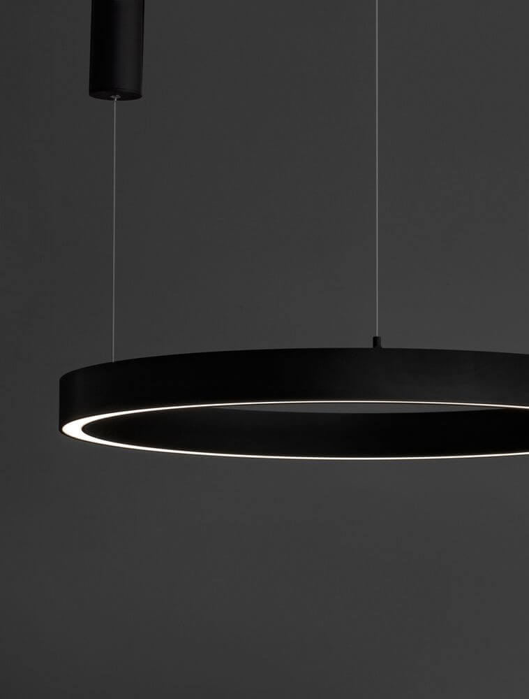 Sting LED Pendelleuchte Ø 80cm 3000K in Schwarz mit blendfreier LED-Beleuchtung für stilvolles Interior.