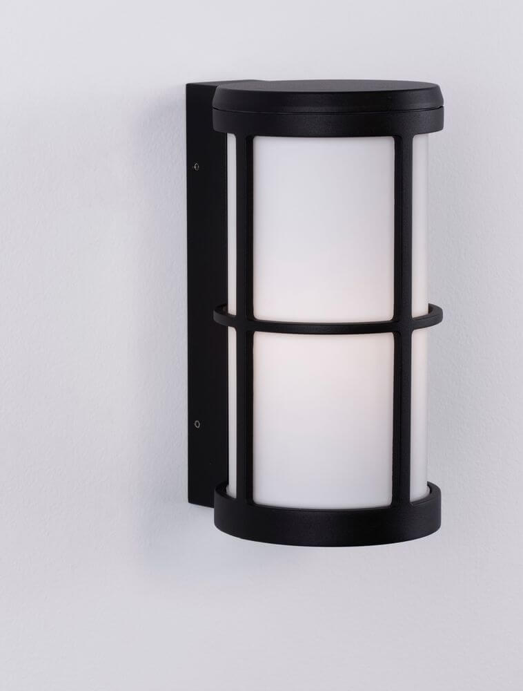 Stone Außenwandleuchte E27 IP54 mit modernem Design und robuster schwarz-weißer Optik.