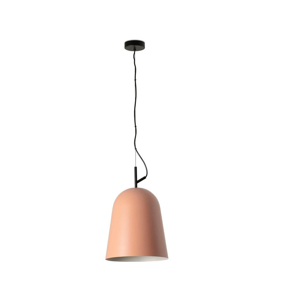 Studio Hängeleuchte Ø 29cm in elegantem Rosa mit schwarzem Kabel und Deckenhalterung.