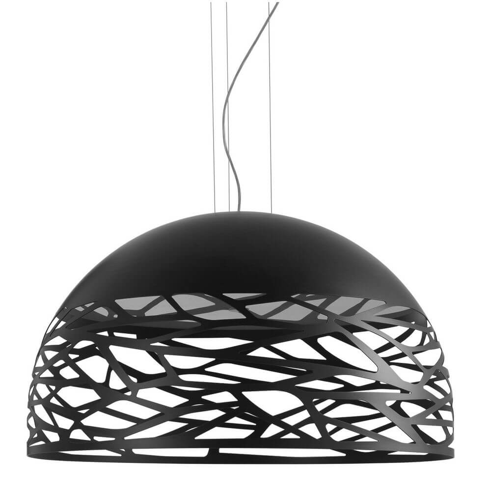 Lodes Kelly Dome Hängelampe mit elegantem Design und starkem Licht-Schatten-Spiel.