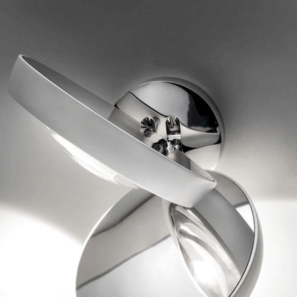 Lodes Nautilus LED Wandlampe 2300 Lumen mit konvexer Linse und modernem Design.