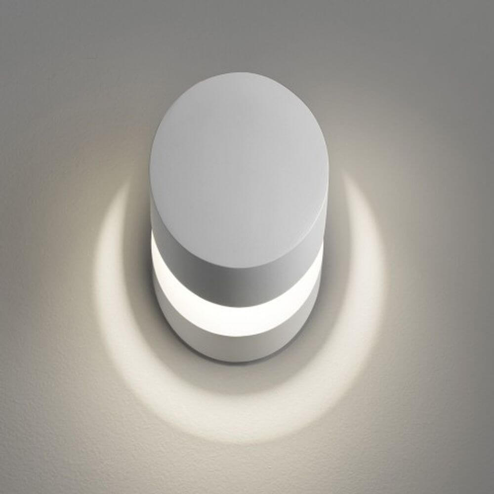Lodes Pin-Up LED Wandlampe beweglich mit klarem Design und flexiblen LED-Quellen zur Raumbeleuchtung.