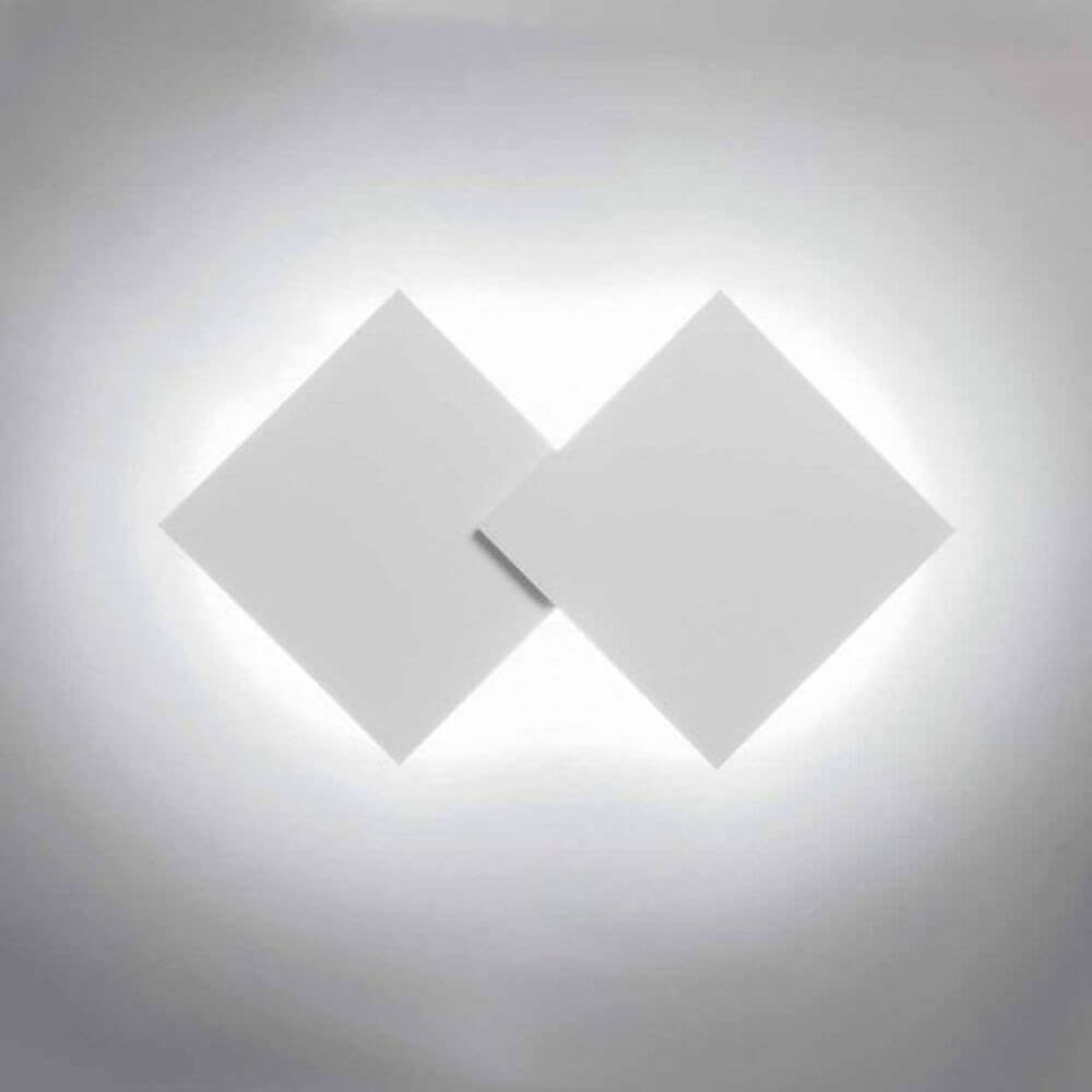 Lodes Puzzle Double 30cm LED Wand- & Deckenleuchte in quadratischer Form mit weichem Lichtspiel.