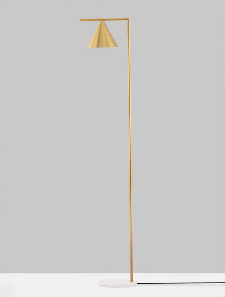 Sway Stehlampe Gold, Weiß mit minimalistischen Design aus Metall und Marmor, ideal als Akzentbeleuchtung.