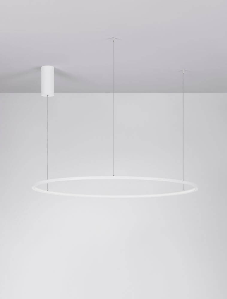 Elegante Tarquin LED Pendelleuchte in Weiß, Ø 100cm, ideal für stimmungsvolle Innenraumbeleuchtung.