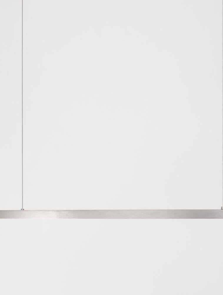 Elegante Tarquin LED Pendelleuchte in Silber mit minimalistischer Bauweise, ideal für moderne Innenräume.