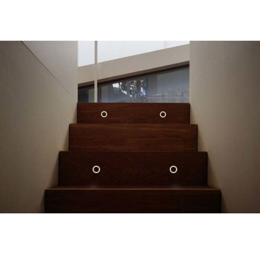 LED Einbau Wand- & Deckenleuchte Technical Ø 4,4cm 2, 5W, 3000K an Treppe zur Schaffung von Stimmungslicht