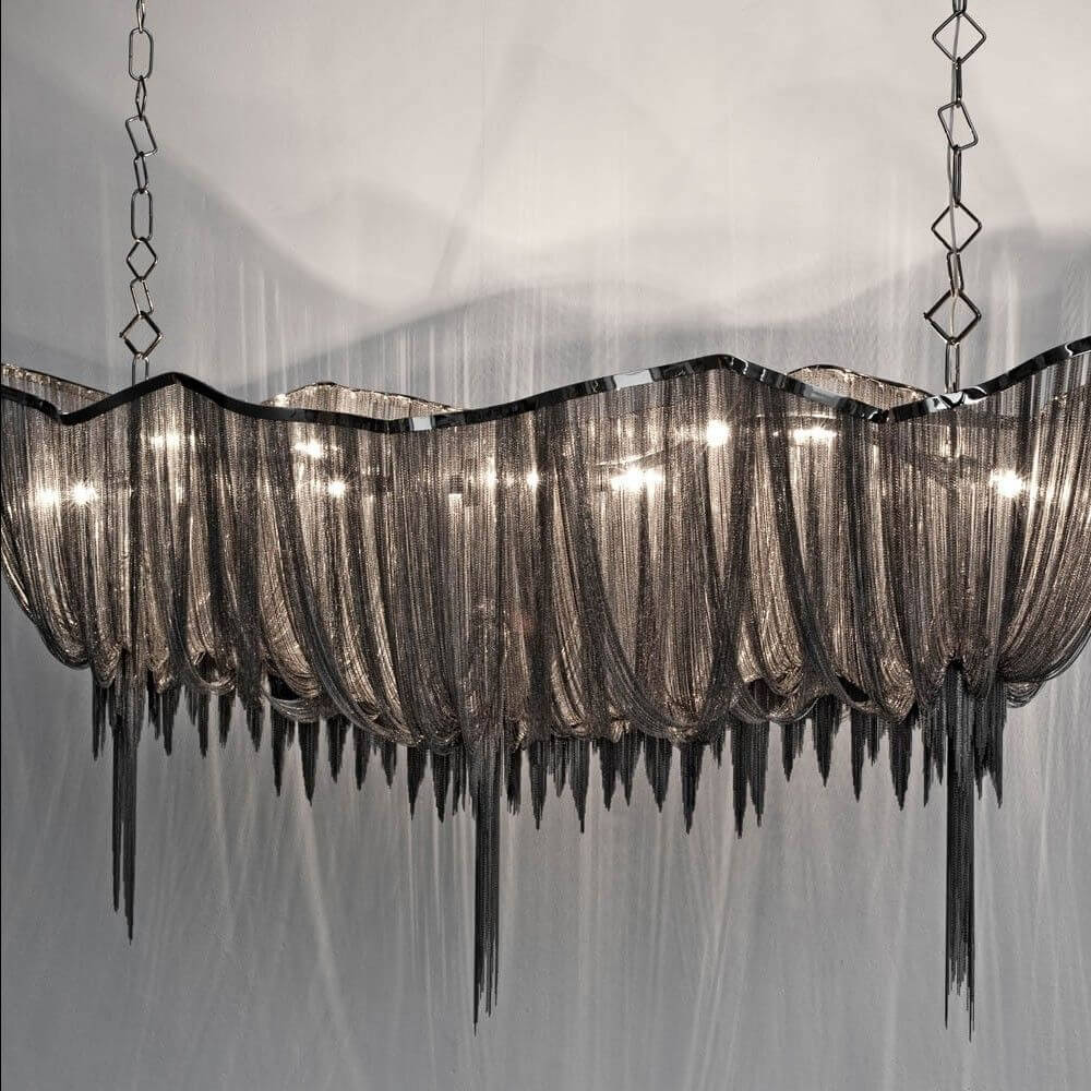 Terzani Atlantis Designer-Hängelampe in elegantem Design mit schimmernden Stoffelementen.