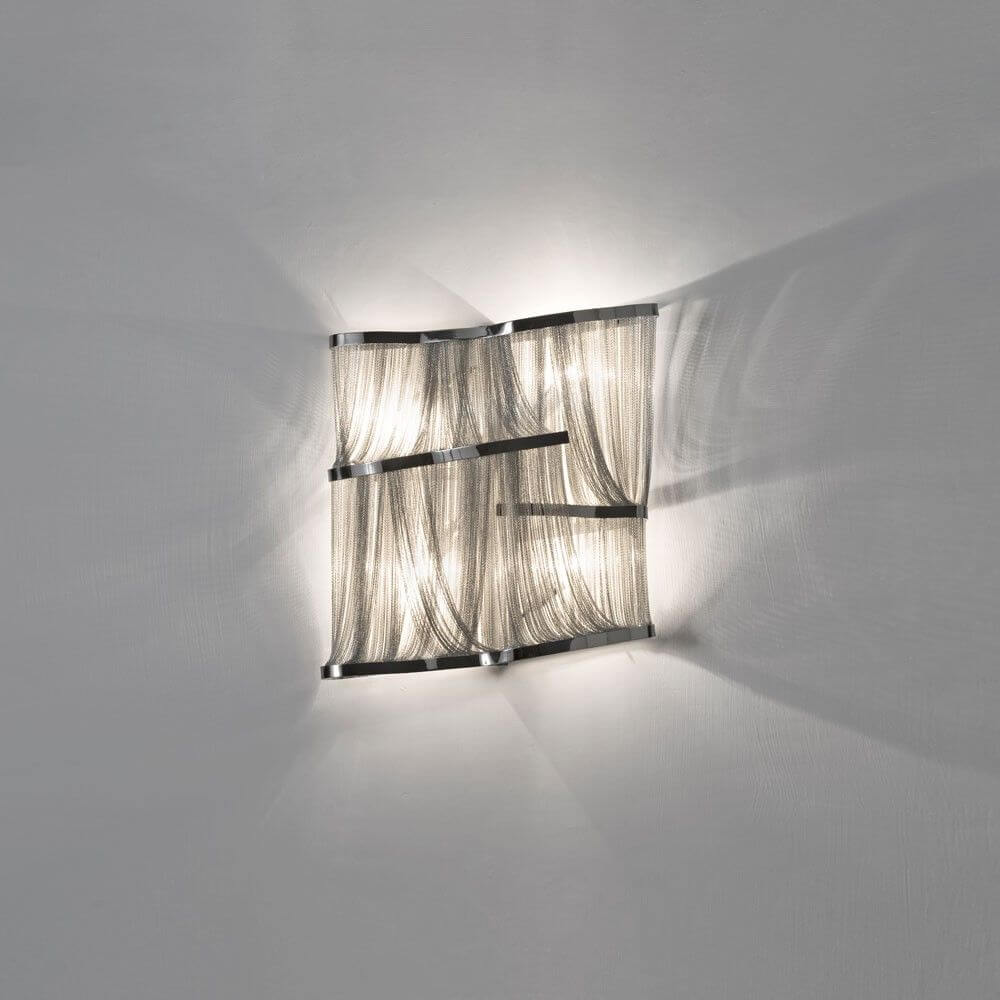 Terzani Atlantis Wandleuchte mit schimmerndem Licht und organischem Effekt aus drapierten Nickelkette.