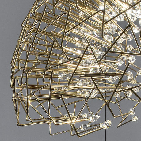 Terzani Core Design-Pendellampe Ø 70cm mit facettiertem Kristall und metallener Struktur.