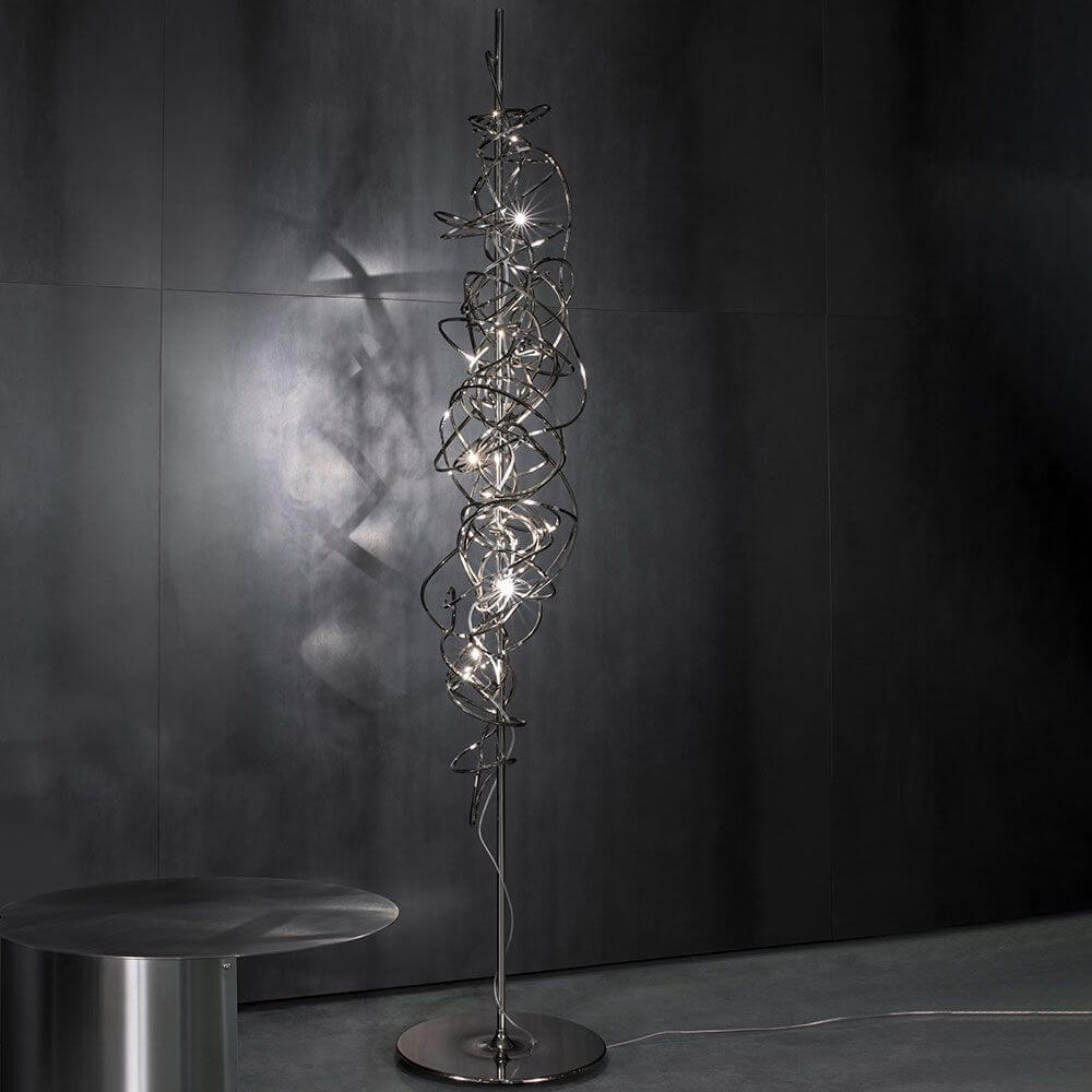 Terzani Doodle Design-Stehlampe 180cm mit einzigartigem, handgefertigtem Design in modernen Räumen.