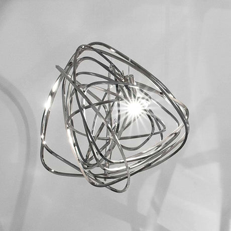 Terzani Doodle Wandlampe in modernem Design, dynamische Form mit einzigartigen handgefertigten Details.
