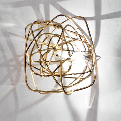 Terzani Doodle Wandlampe in modernem Design, aus goldfarbenem Metall, einzigartig und handgefertigt.