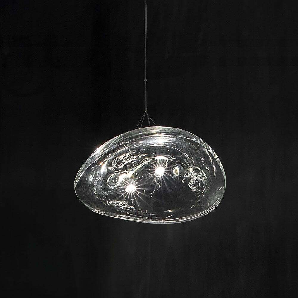 Terzani Manta LED Pendelleuchte mit geschwungenem Kristall und weichen Lichtwellen, entworfen von Dodo Arslan.